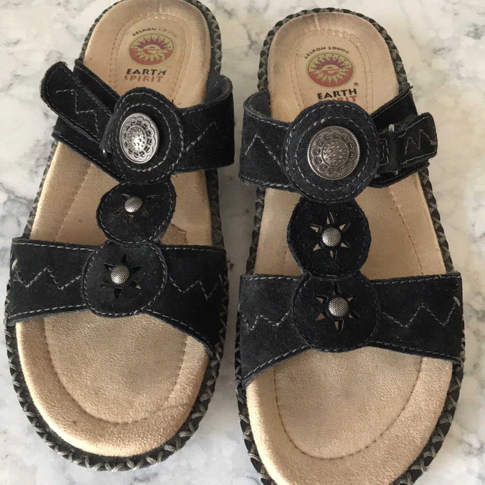 BLACK LEATHER EARTH SPIRIT SANDALS + BRONZE BUTTON